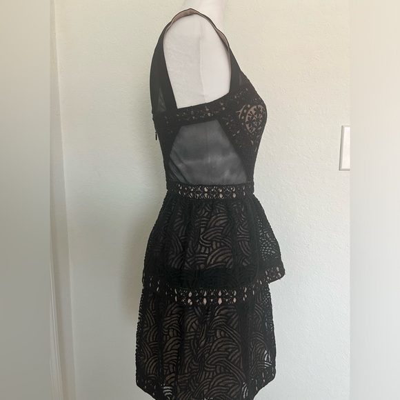 Stunning black BCBGMaxazria dress size 02 new without tags. - Picture 3 of 6